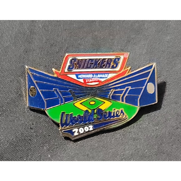 Vtg 2002 Snickers Little League World Series Lapel Pin - Picture 1 of 3